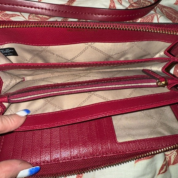 Michael Kors Mercer Leather Tote & wallet - Picture 13 of 16